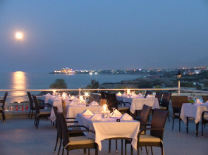 Denizkizi & Denizkizi Royal Hotel