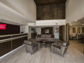 Red Roof Inn PLUS+ Houston - Energy Corridor