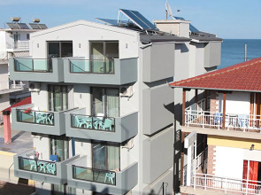 Alarzo Rooms