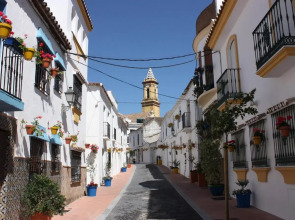 Mesas Homes luxury 4 bed apartment near the sea and port Estepona
