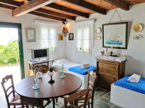 Traditional country house in Tinos
