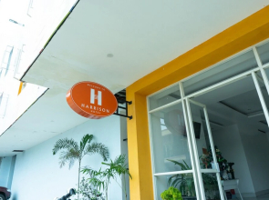 Harrison Hotel by RedDoorz