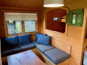 The Bee - Trekkershuts & Apartment