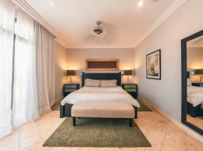 Spacious One-bedroom at Fishing Lodge w Balcony D59