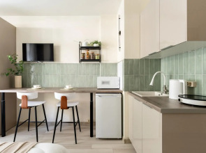 Апартаменты на проспекте 40 лет Октября 12/10