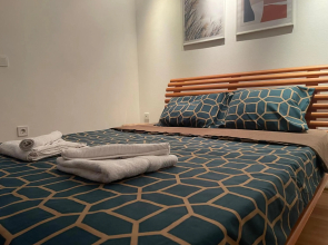 Cozy Duplex Apartment ~ Free Parking