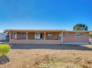7 Mi to Saguaro Nat'l Park: Tucson Home w/ Yard