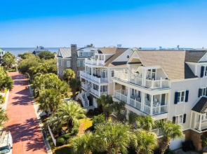 Walking Distance To The Beach In Conveniently Located Ocean Park 4 Bedroom Home by Peace Vacations