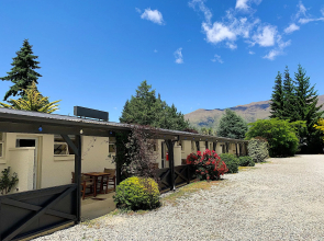 Archway Motel & Chalets