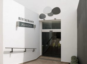 Aequora Lanzarote Suites