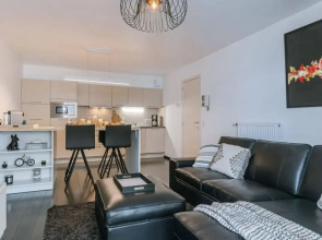 Modern Apartment Near the Beach