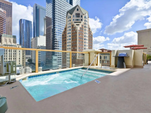 Hilton Checkers Los Angeles