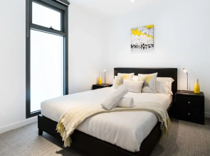 ESTHER, 2BDR South Yarra Apartment