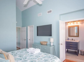 Lovely Bonito Home With Sunset Views, Balconies and Resort Amenities