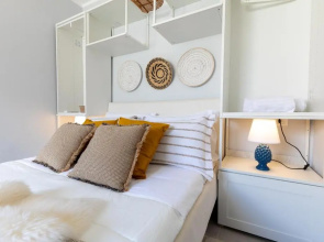 MAISON BRAVE ' a 100 mt mare