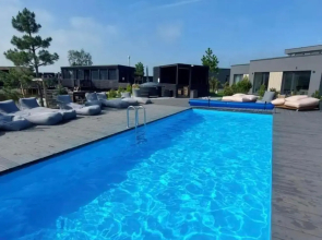 Stunning Seaside Studio with terrace and pool