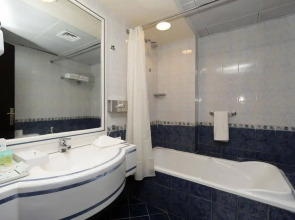 Signature Inn Deira - Free Parking