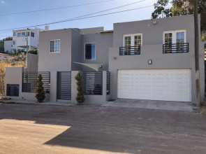 Casa Flores & Flores