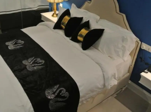 1 Day Car Hotel Station 18