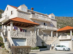 Apartments Moretić