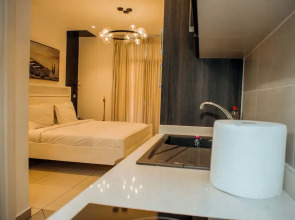 Luxury Apartment at Embassy