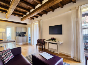 Trevi Palace Luxury Inn