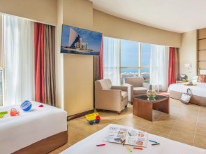 Отель Khalidiya Palace Rayhaan by Rotana 