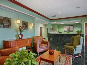 Baymont Inn & Suites Conference Center South Haven