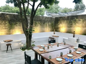 Serenity Courtyard Hotel