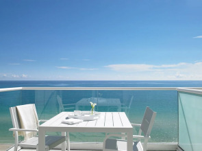 Отель Grand Beach Hotel Surfside West