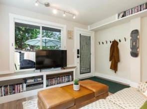Madison Park Seattle with Outdoor Private Garden and Grill 1BR 1BA