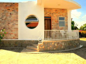 Victoria Lake View Guest House & Safaris