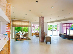 Pashos Hotel