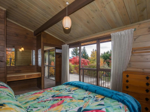 Lakeside Escape - Wanaka Holiday Bach