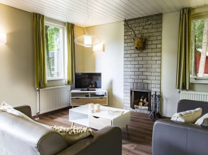 Garden-view Bungalow With a Fireplace, in the Veluwe