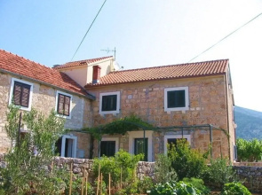 Mat - in a Cosy Stone House - SA3