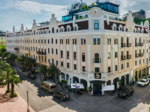 The Secret HaLong Hotel