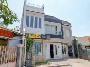 Spot on 1712 Griya Shanta Residence