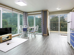 Hongcheon Gugotegamyun Pension