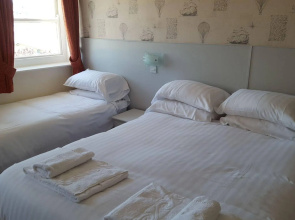 Alexandra Hotel
