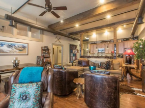 708 Main St Unit 4