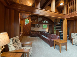 Four Seasons - 3br/4ba Holiday Home