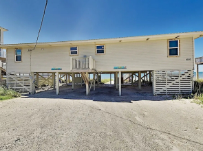 Beachfront Sun-kissed West - 1 Mile To Kiva Dunes 2 Bedroom Duplex