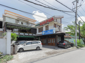 RedDoorz near Juanda International Airport 2