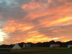 Vintage Vacations - Glamping