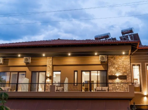 Lydia Suites And Rooms