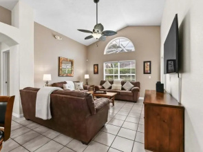 Oak Island Gem Cozy 4br Pool Home Near Disney 4 Bedroom Villa