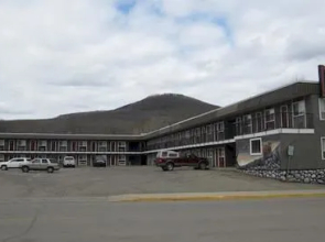 The Pinecone Inn & Suites