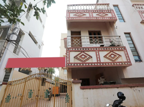 OYO 13859 Soveet Residency