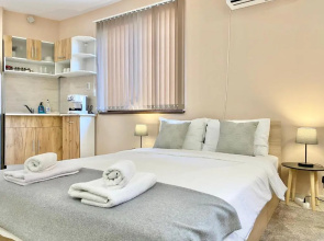 Studio for 4 Guests Next to Mall & Free Parking